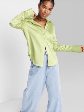 Wild Fable Green Satin Button Down Shirt Size Large Festival Spring Neon Office